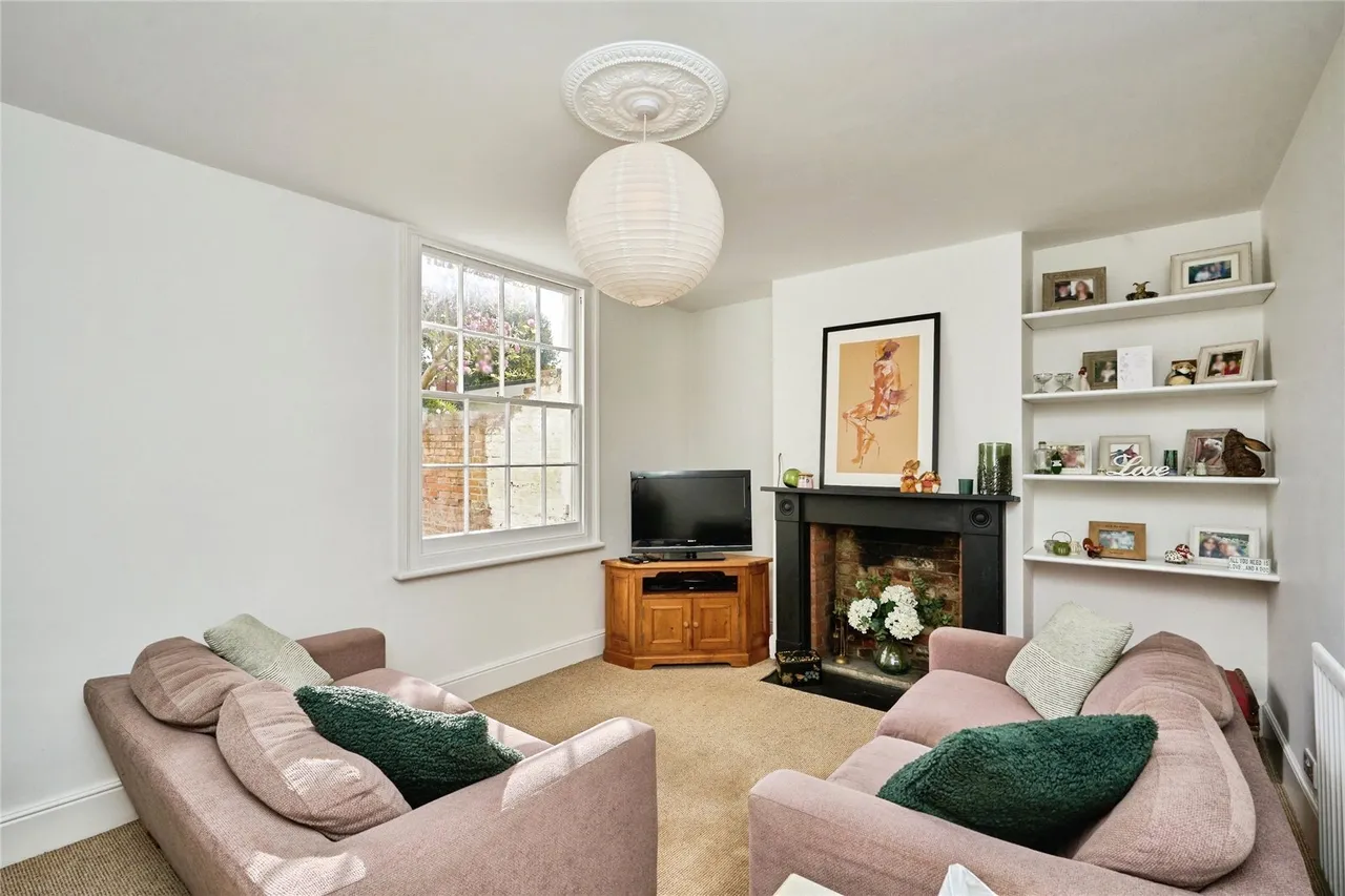 St. Johns Road, Newport, PO30, photo 7