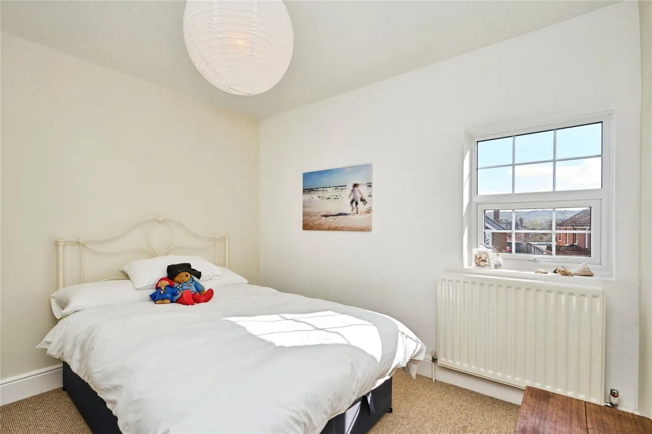 St. Johns Road, Newport, PO30, photo 15