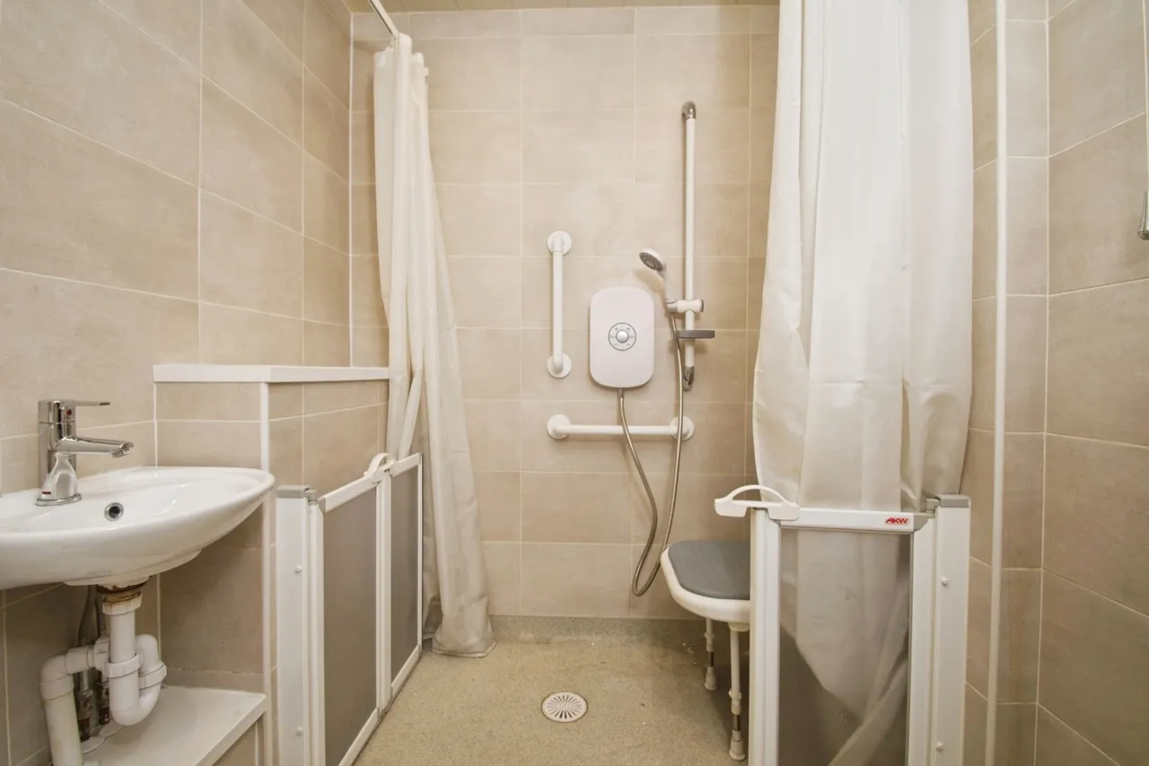 Caernarvon Court, Conway Road, Cardiff, CF11, photo 10