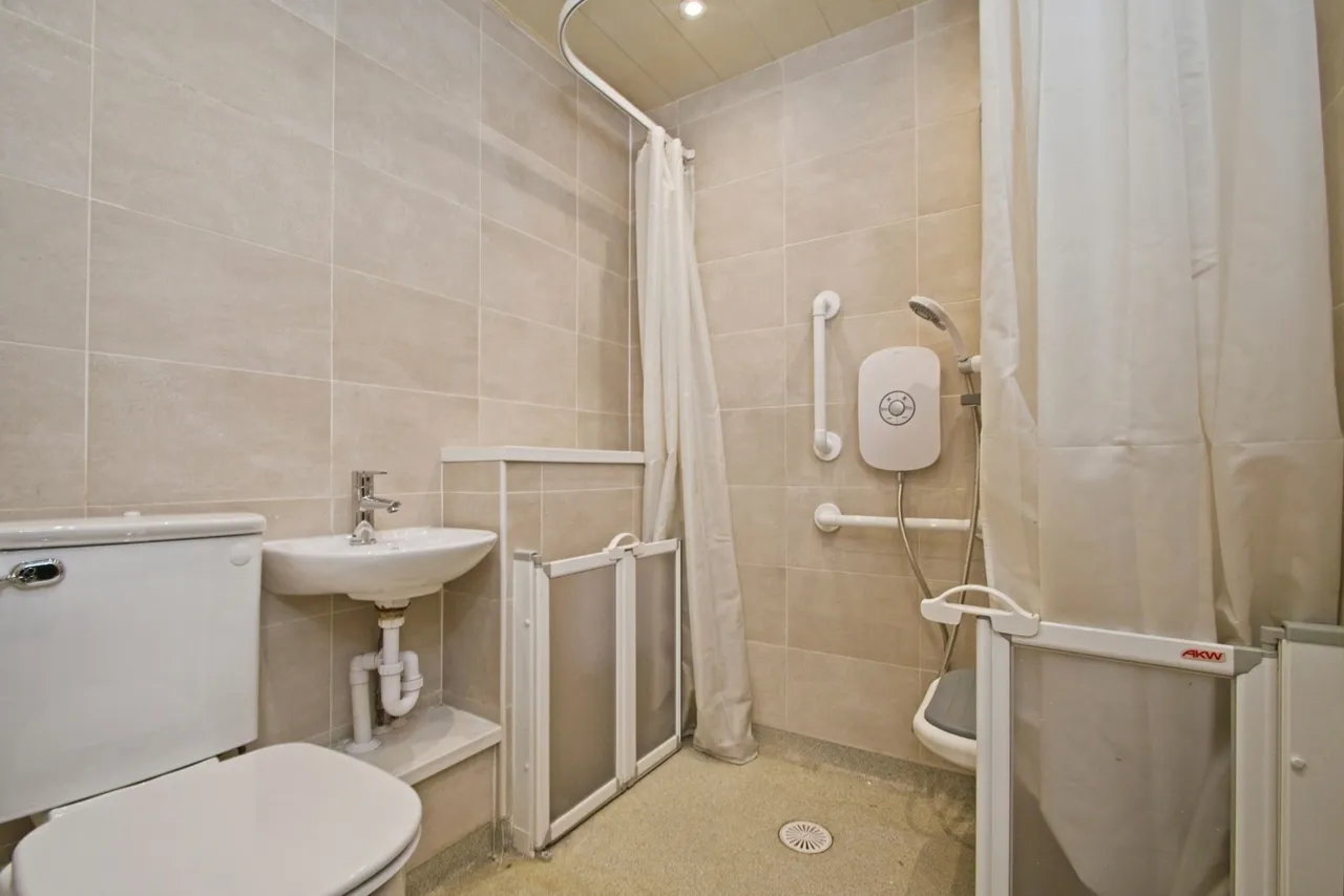 Caernarvon Court, Conway Road, Cardiff, CF11, photo 12