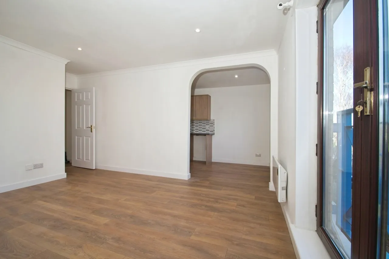 Caernarvon Court, Conway Road, Cardiff, CF11, photo 4
