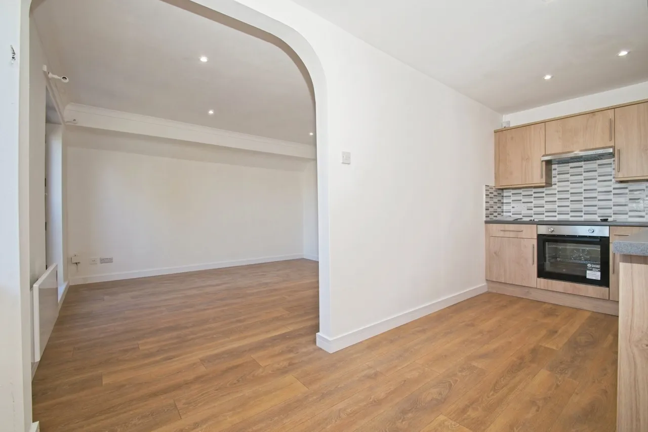 Caernarvon Court, Conway Road, Cardiff, CF11, photo 7