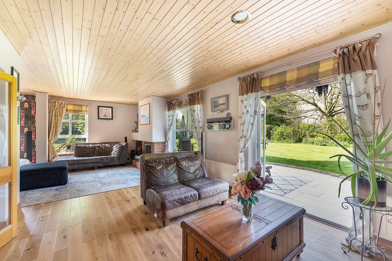 High Street, Croxton, PE19, photo 5