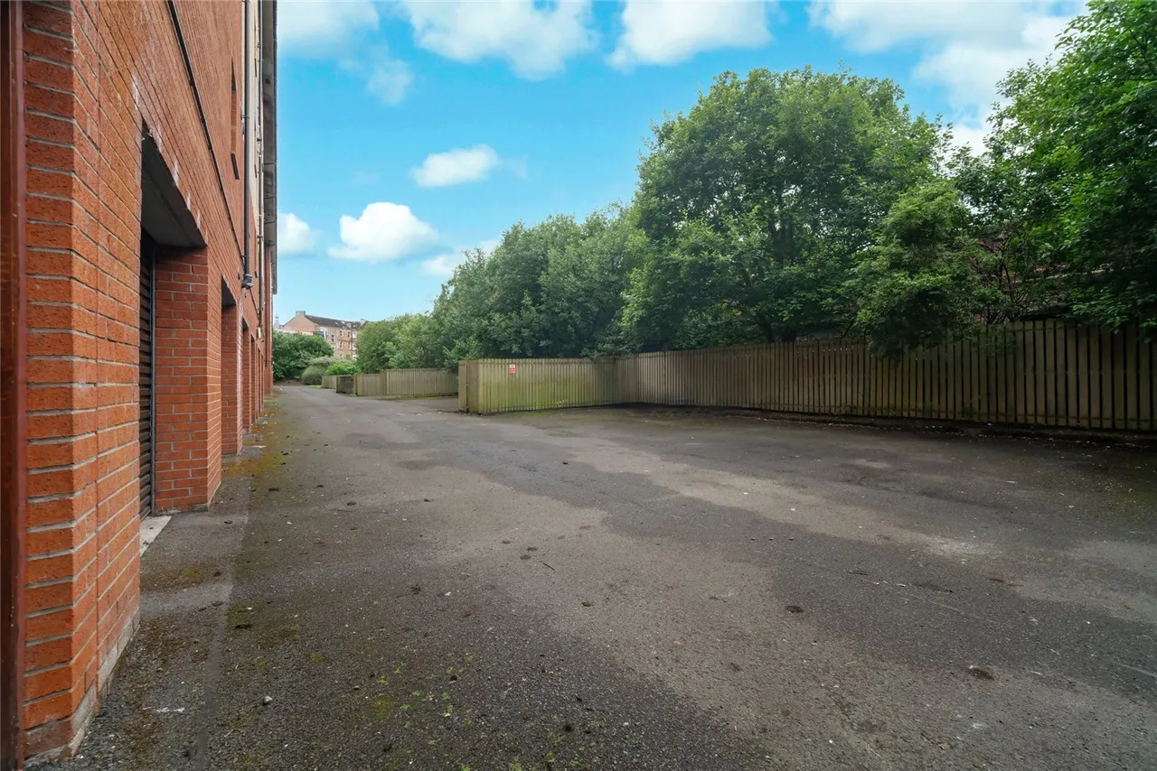 Dalmarnock Drive, Dalmarnock, Glasgow, G40, photo 14