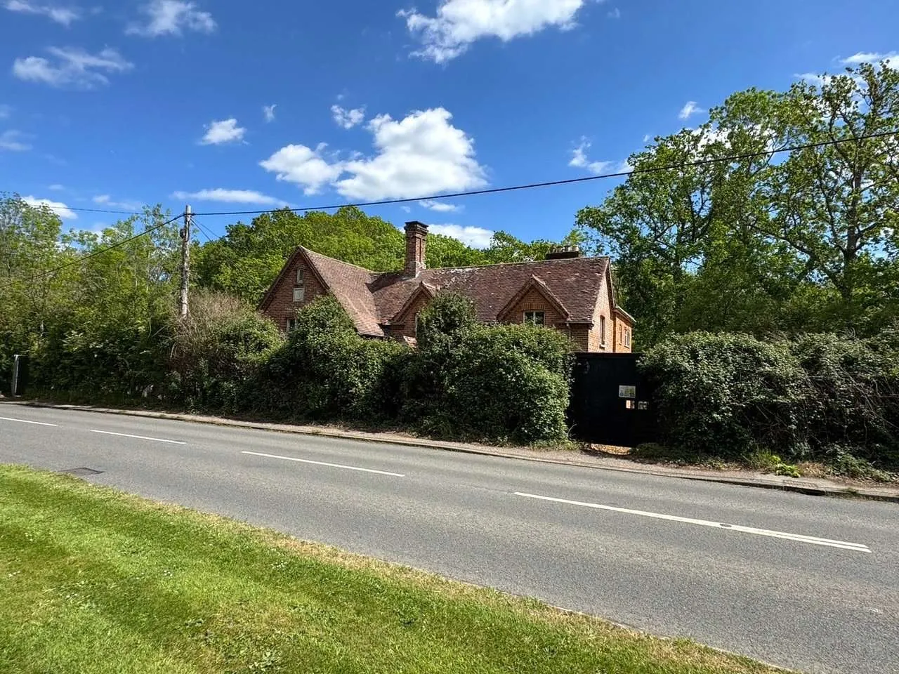 Vicarage Hill, Loxwood, RH14, photo 3