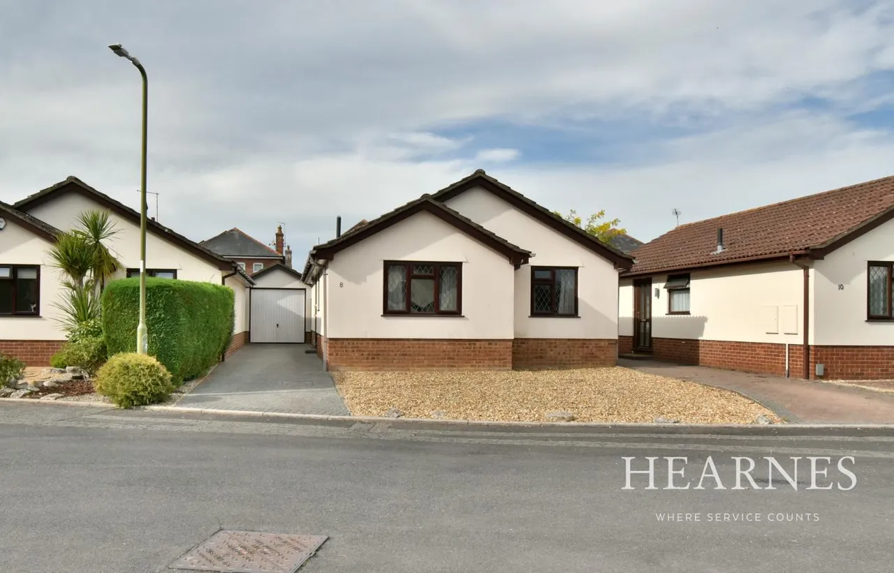 2 bed house for sale, Parkside Gardens, BH10