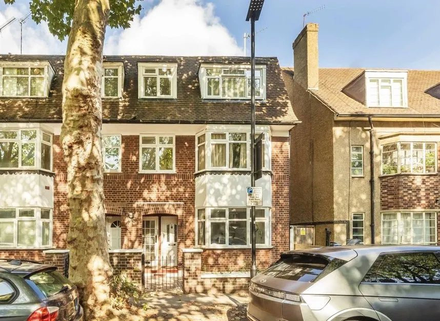 2 bed flat to rent — Thornton Avenue, Chiswick, W4
