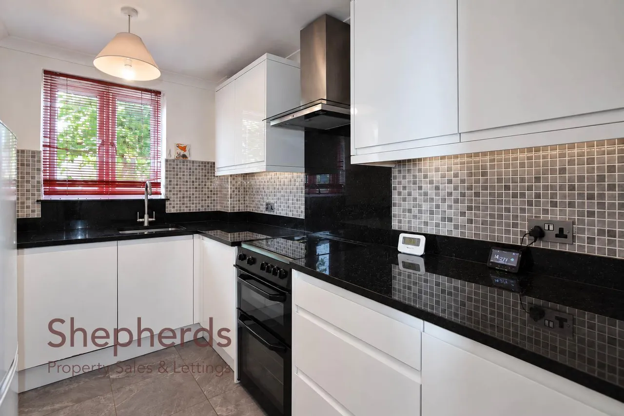 Turners Hill, Cheshunt, EN8, photo 5
