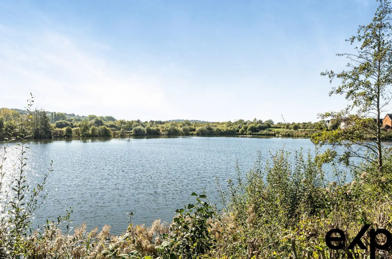 Priddy Place, Redhill, RH1, photo 4