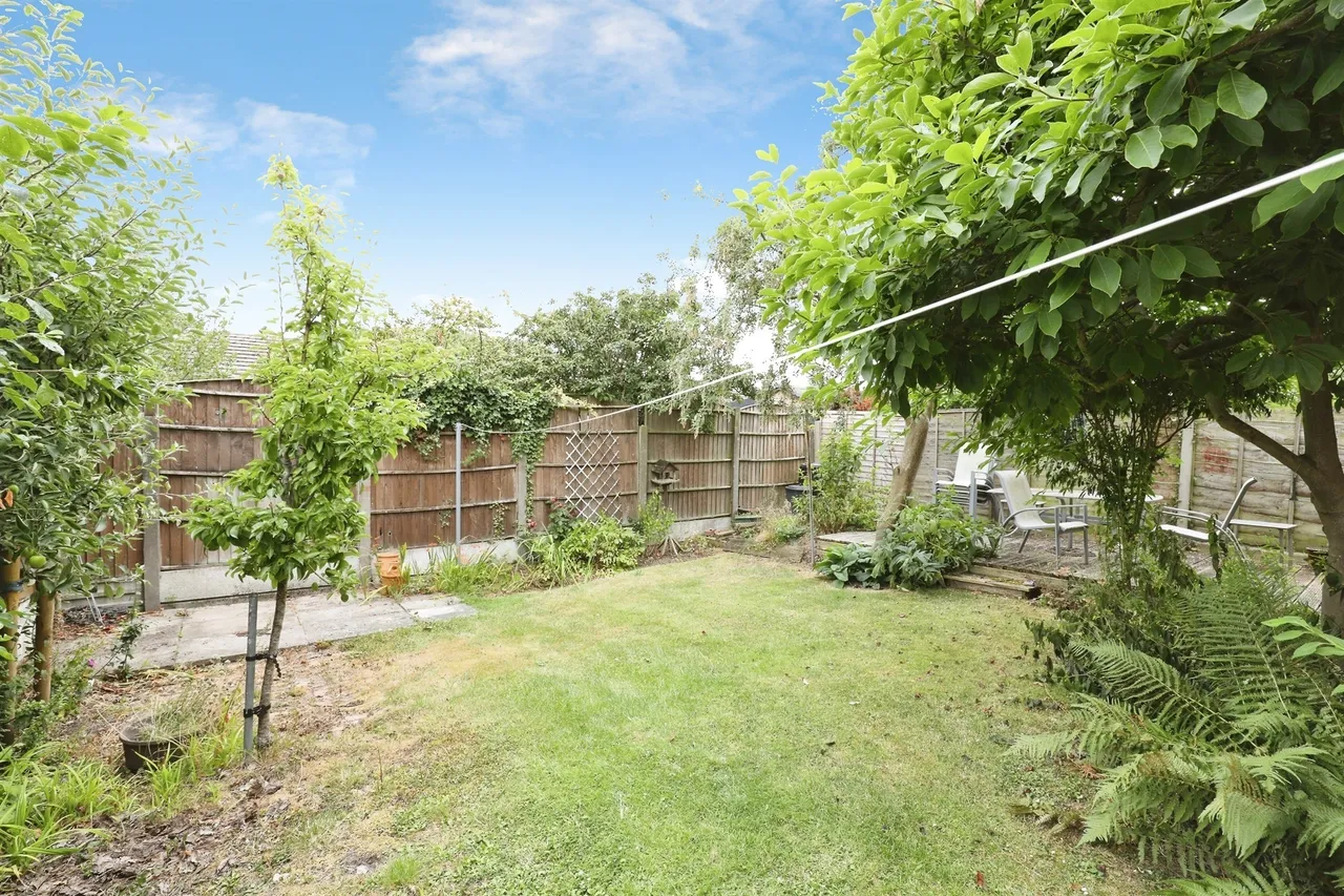 Pear Tree Drive, Wincham, CW9, photo 4