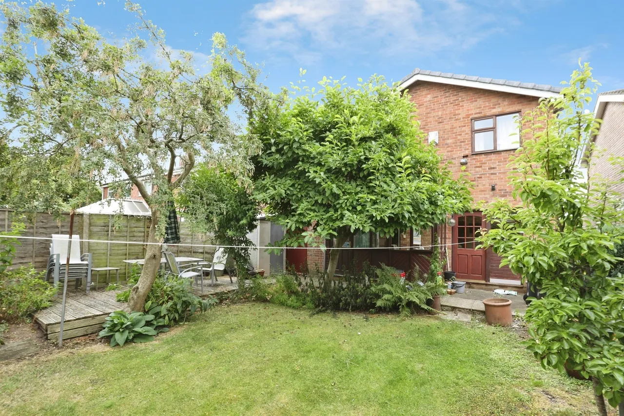 Pear Tree Drive, Wincham, CW9, photo 3