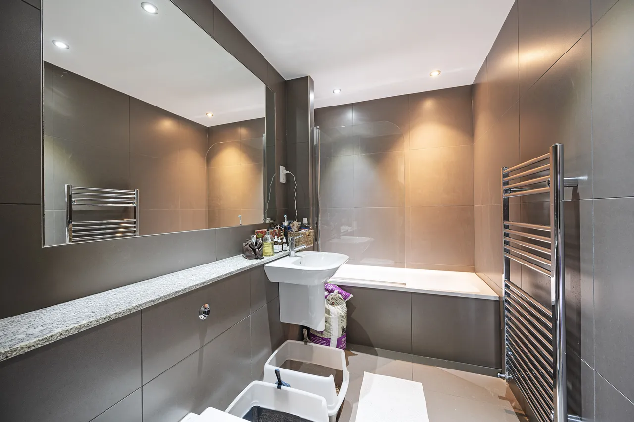 Flat 16, 40 Hackney Road, London, photo 5