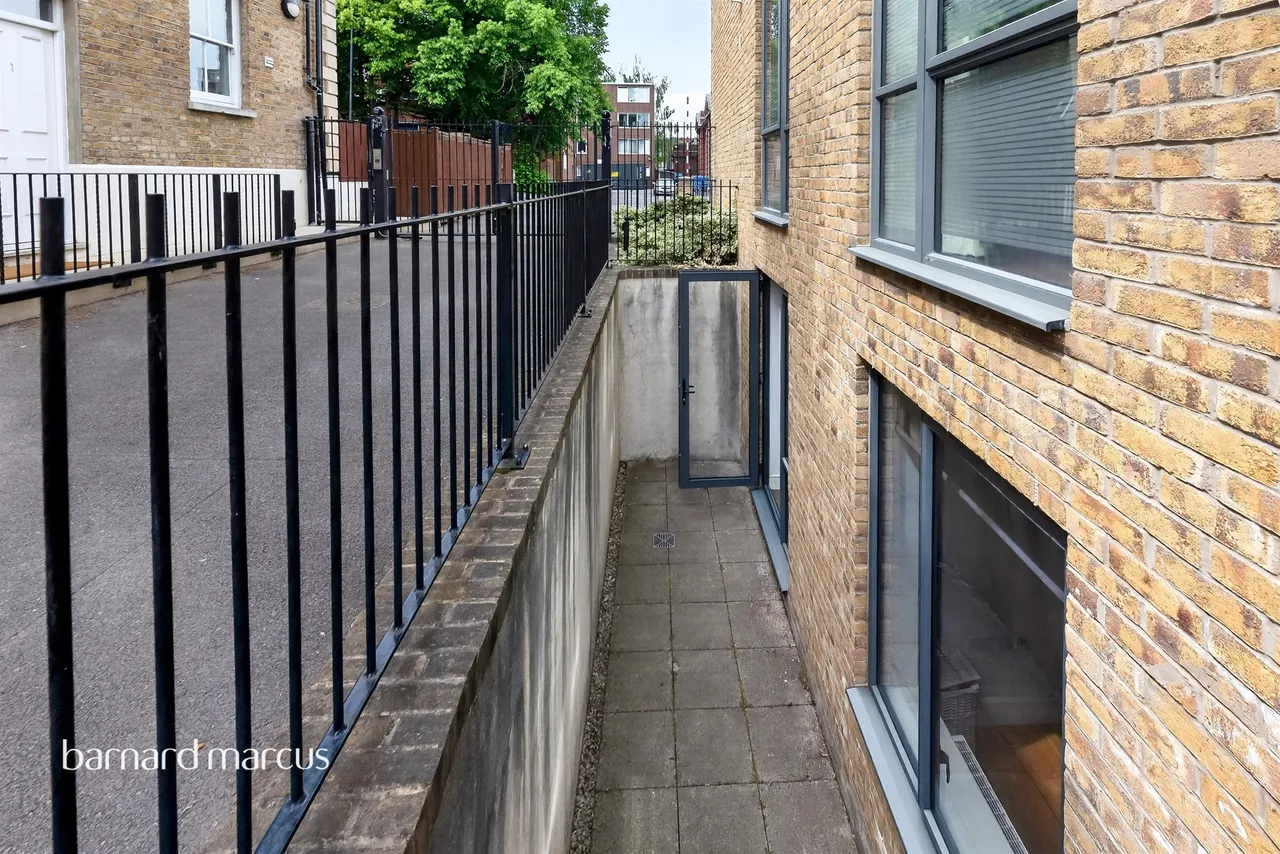 Alton Road, London, SW15, photo 10