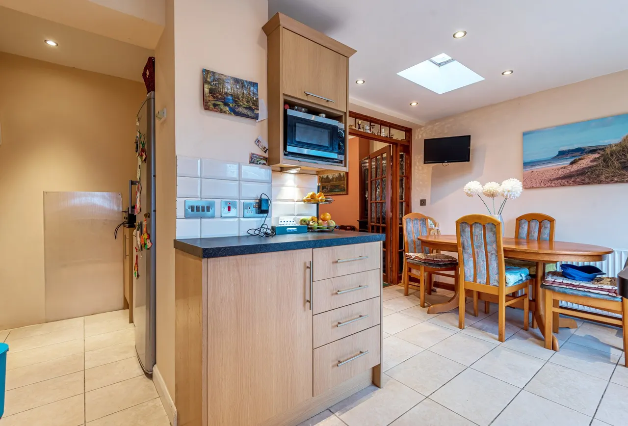 3 bed house for sale — Thurleston Avenue, Morden, SM4 4BW