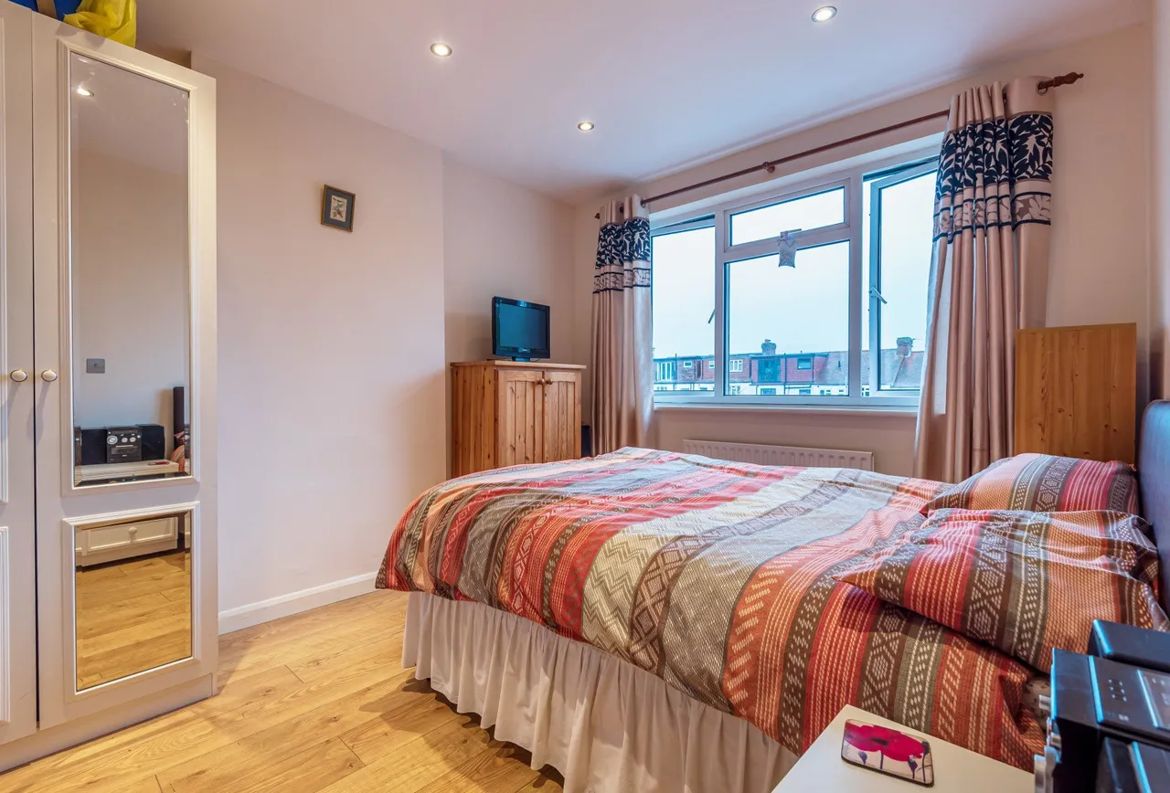 Thurleston Avenue, Morden, SM4 4BW, photo 11