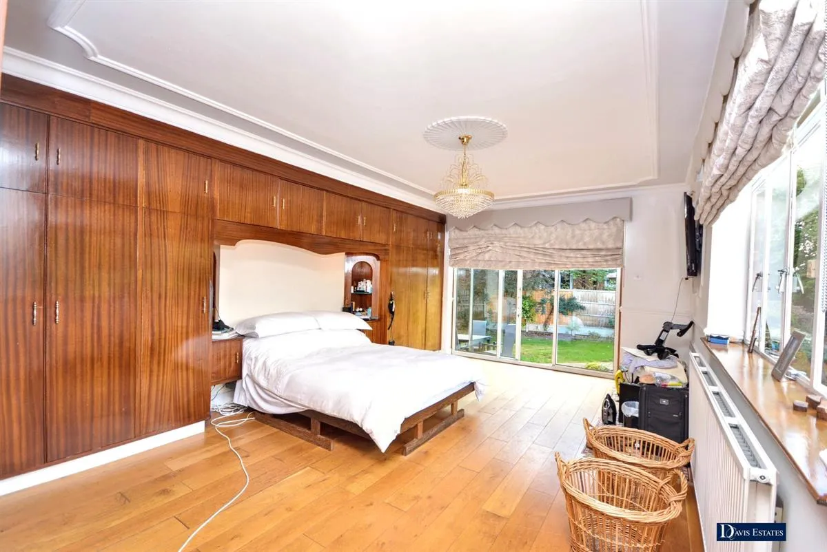 Heath Drive, Exhibition Estate, RM2, photo 8