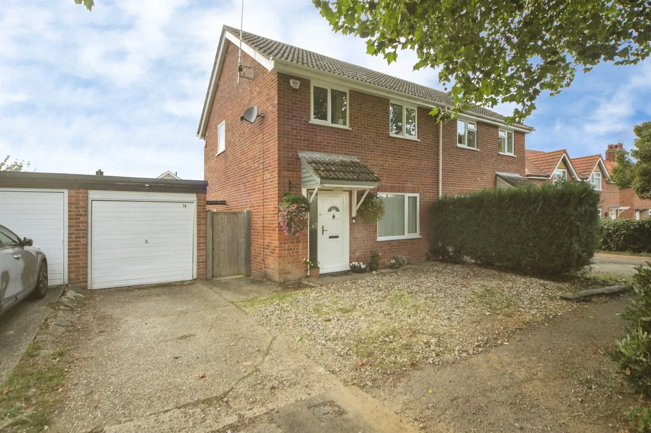 3 bed house for sale, Stanningfield Road, Great Whelnetham, IP30