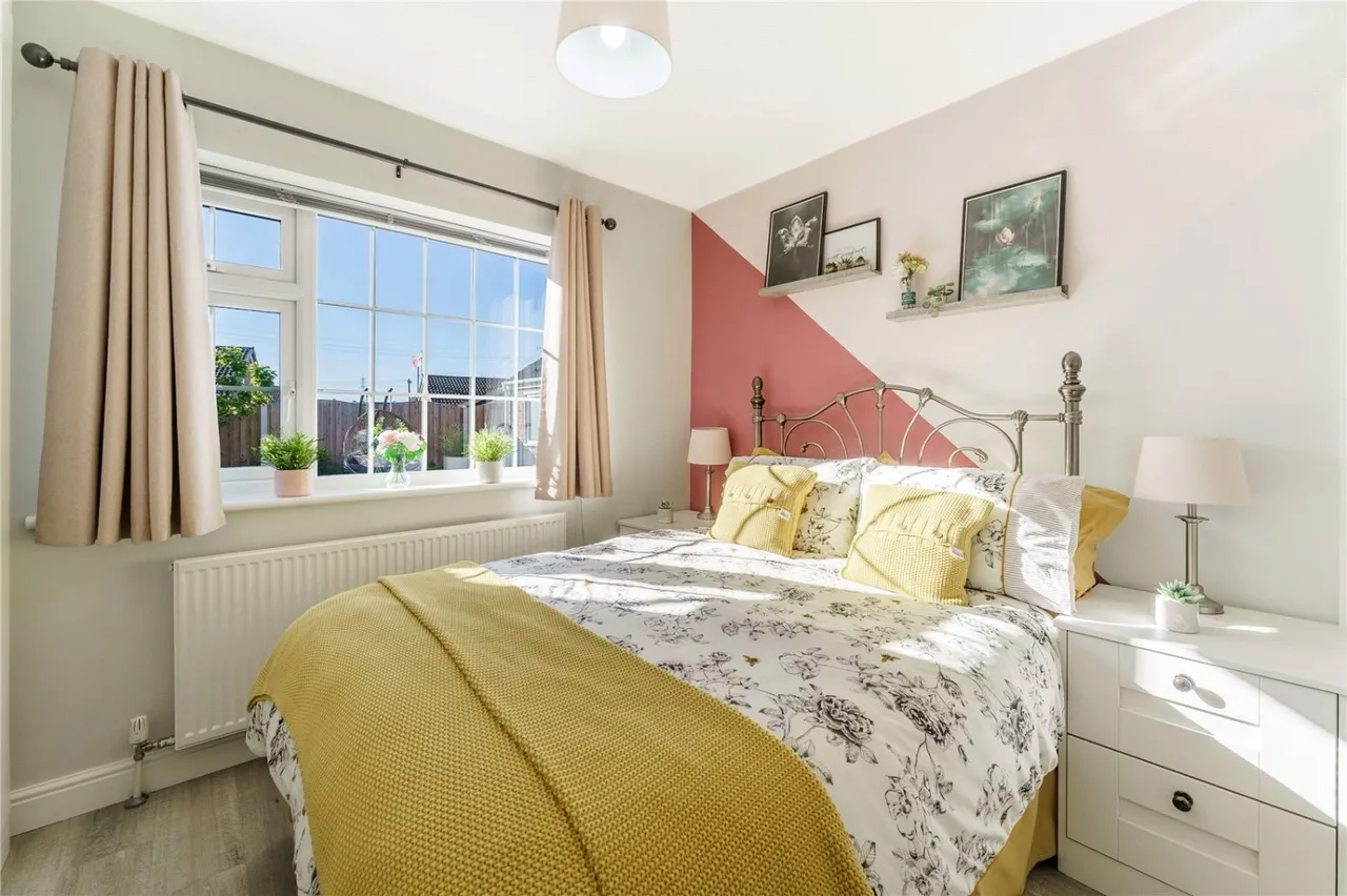 Chiltern Court, Hemsworth, WF9, photo 32