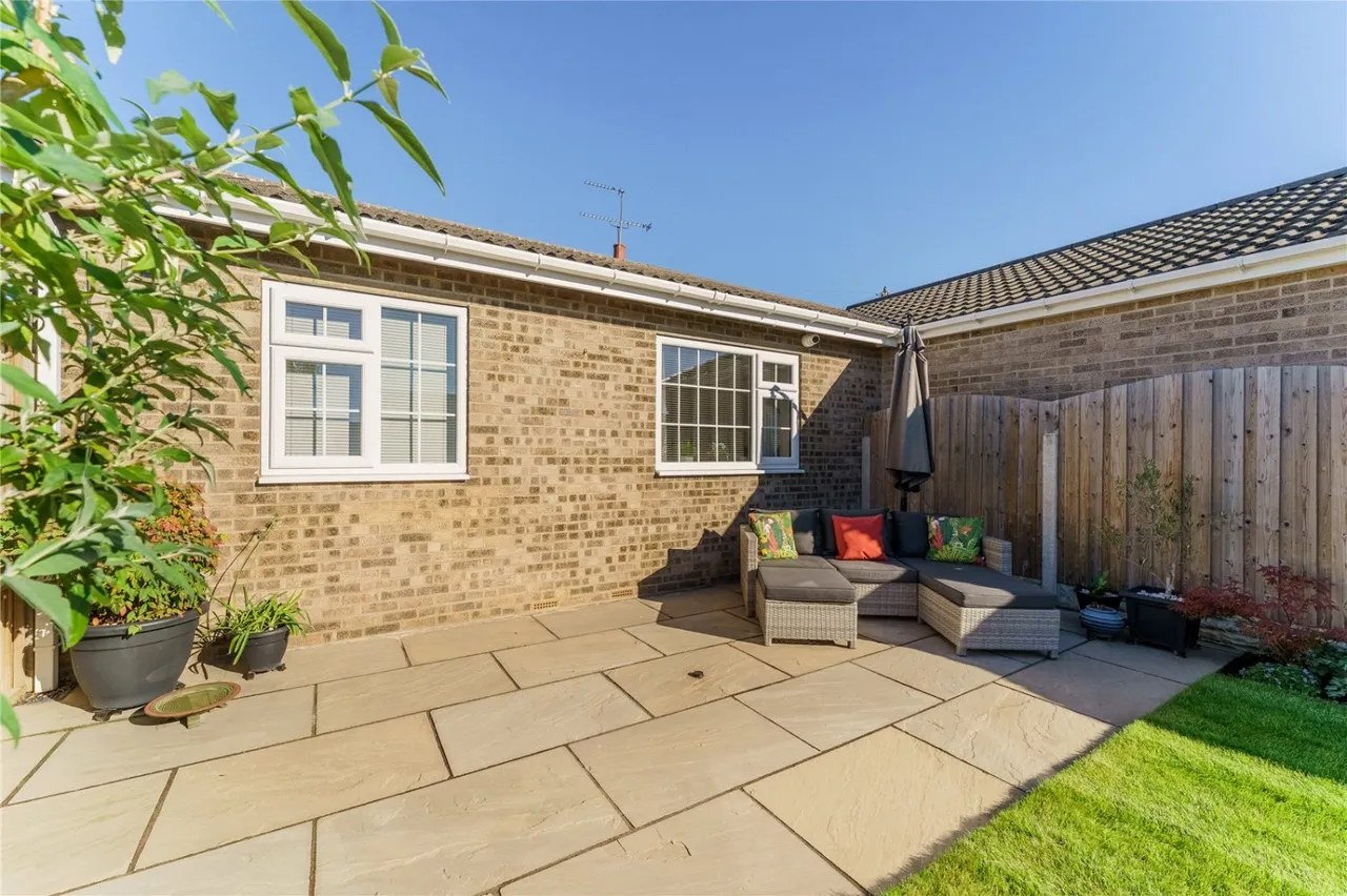 Chiltern Court, Hemsworth, WF9, photo 26