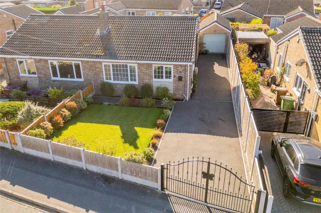 Chiltern Court, Hemsworth, WF9, photo 7
