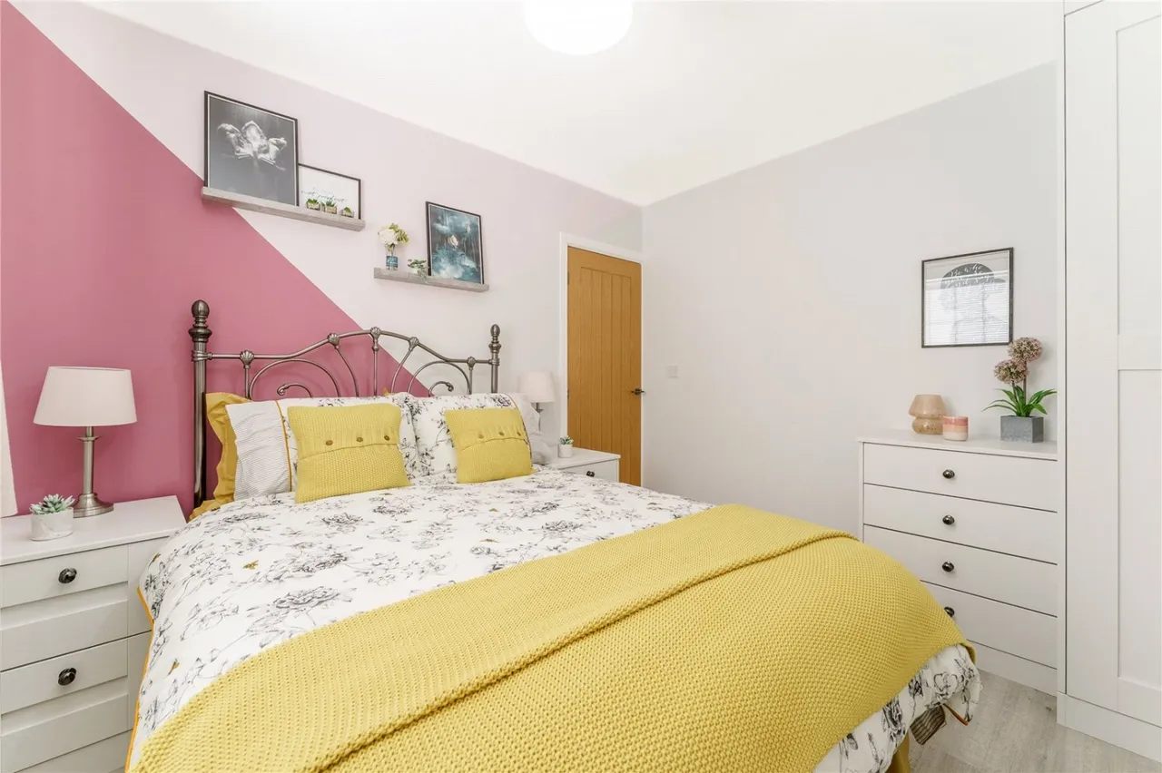 Chiltern Court, Hemsworth, WF9, photo 18