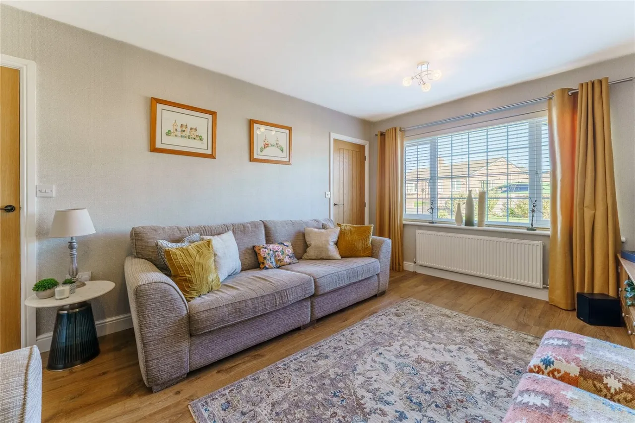 Chiltern Court, Hemsworth, WF9, photo 9