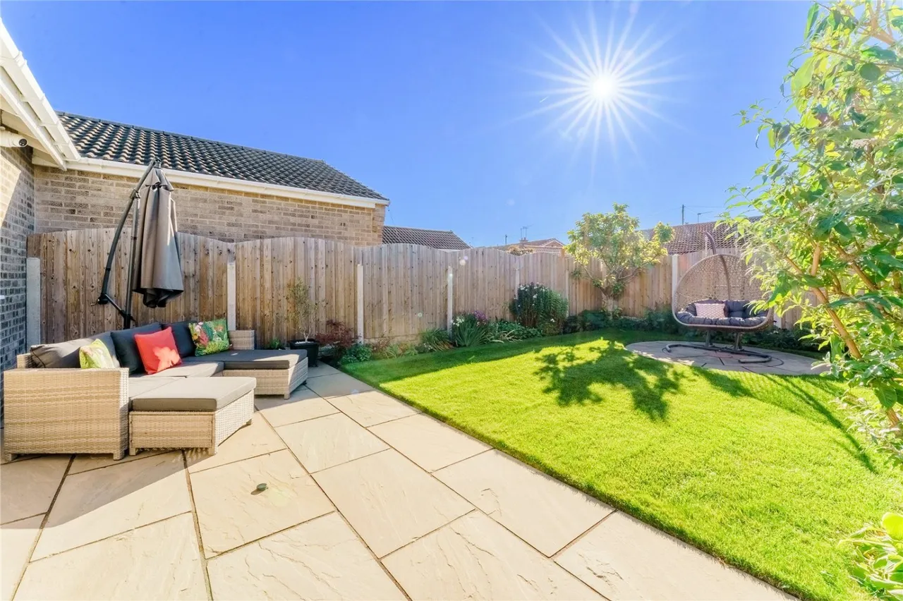 Chiltern Court, Hemsworth, WF9, photo 12