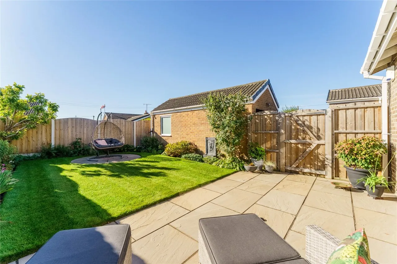Chiltern Court, Hemsworth, WF9, photo 24