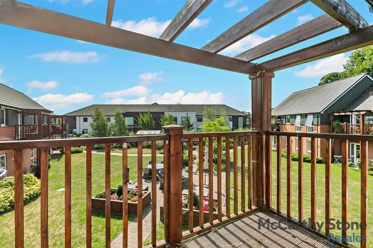 1 bed flat for sale, Fields Park Drive, Alcester, B49