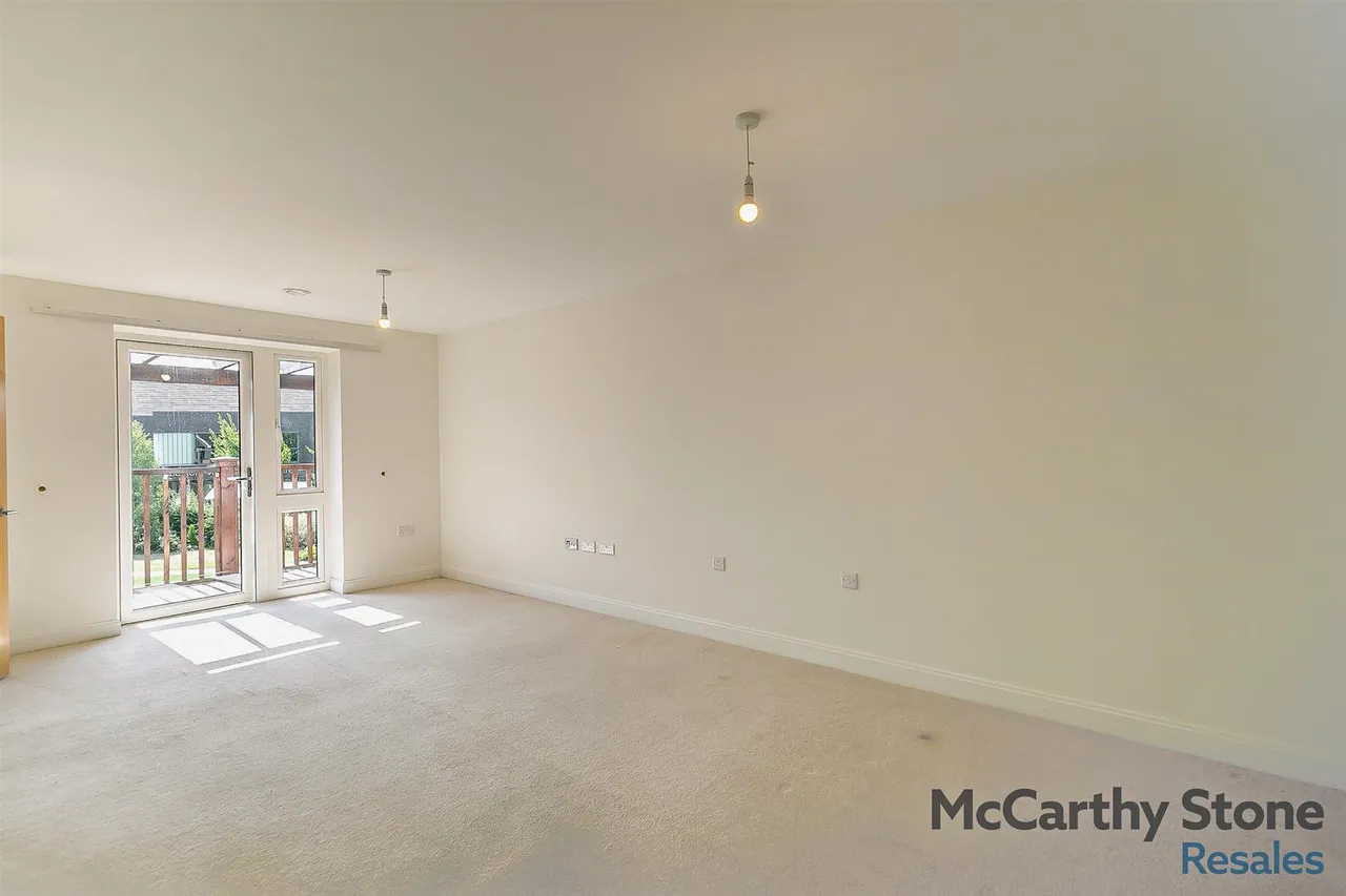 Fields Park Drive, Alcester, B49, photo 4