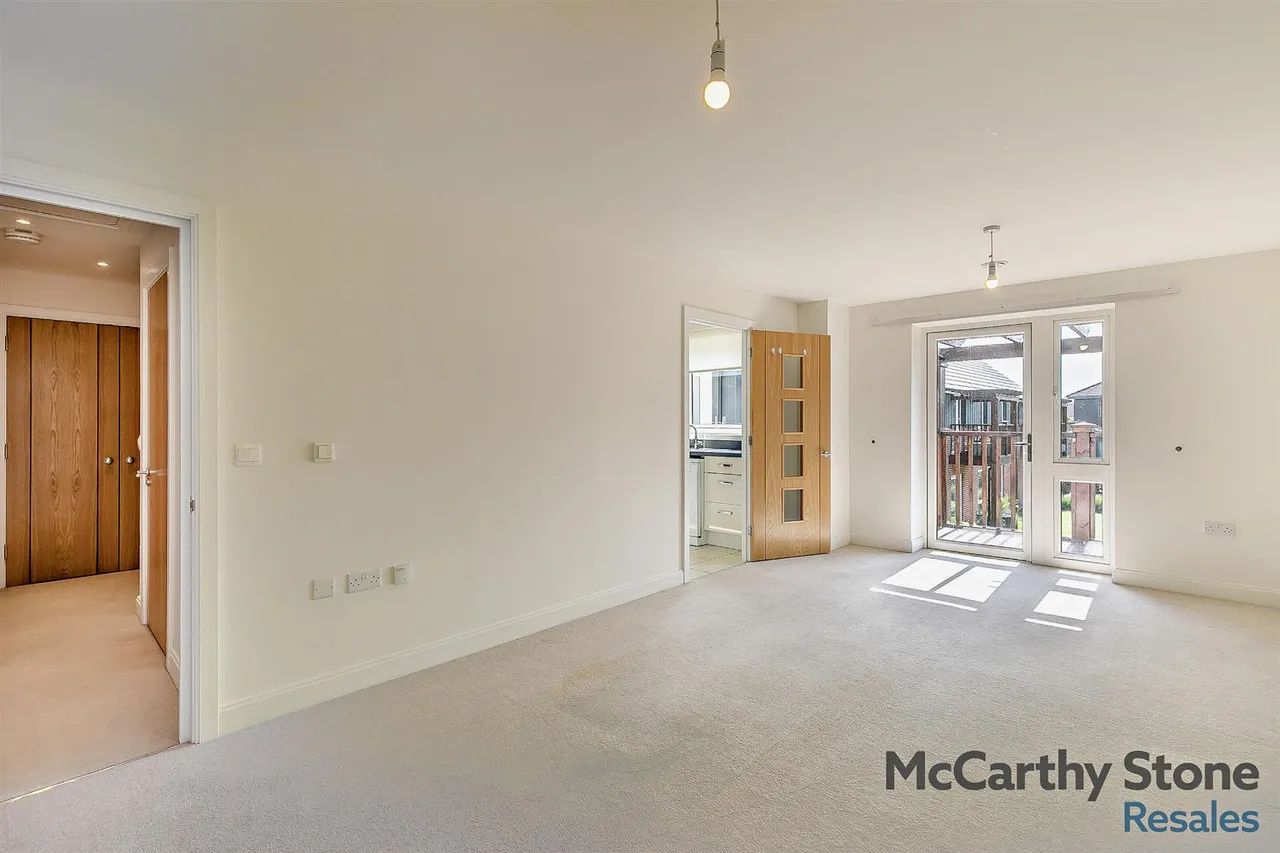 Fields Park Drive, Alcester, B49, photo 3