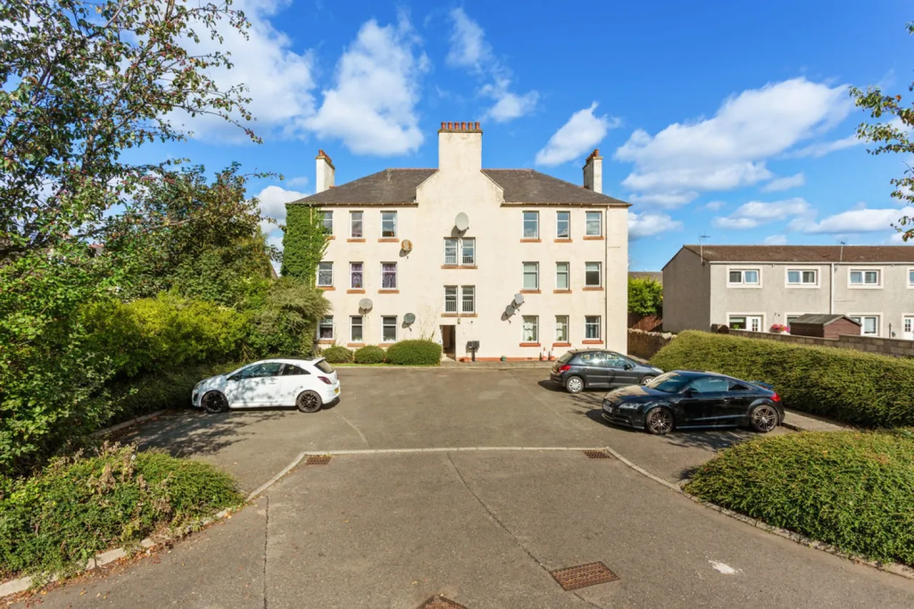 2 bed flat to rent, Bridgeness Road, Bo`ness, EH51