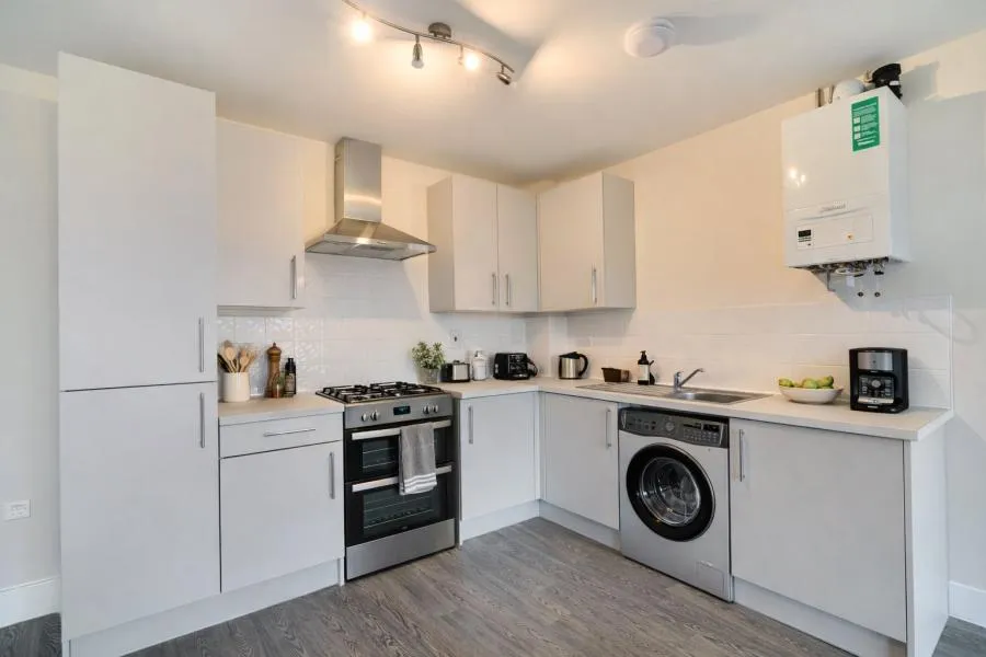 Littleworth Road, Esher, KT10, photo 3