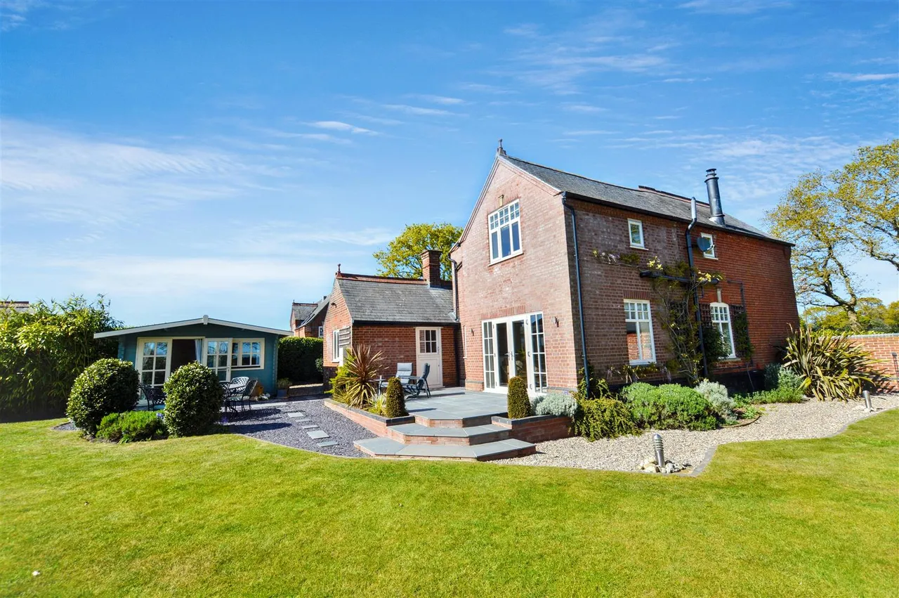 Norwich Road, Edgefield, NR24, photo 4