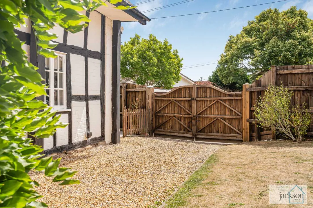 Period Cottage with Private Gardens, Marden,, Herefordshire, photo 23