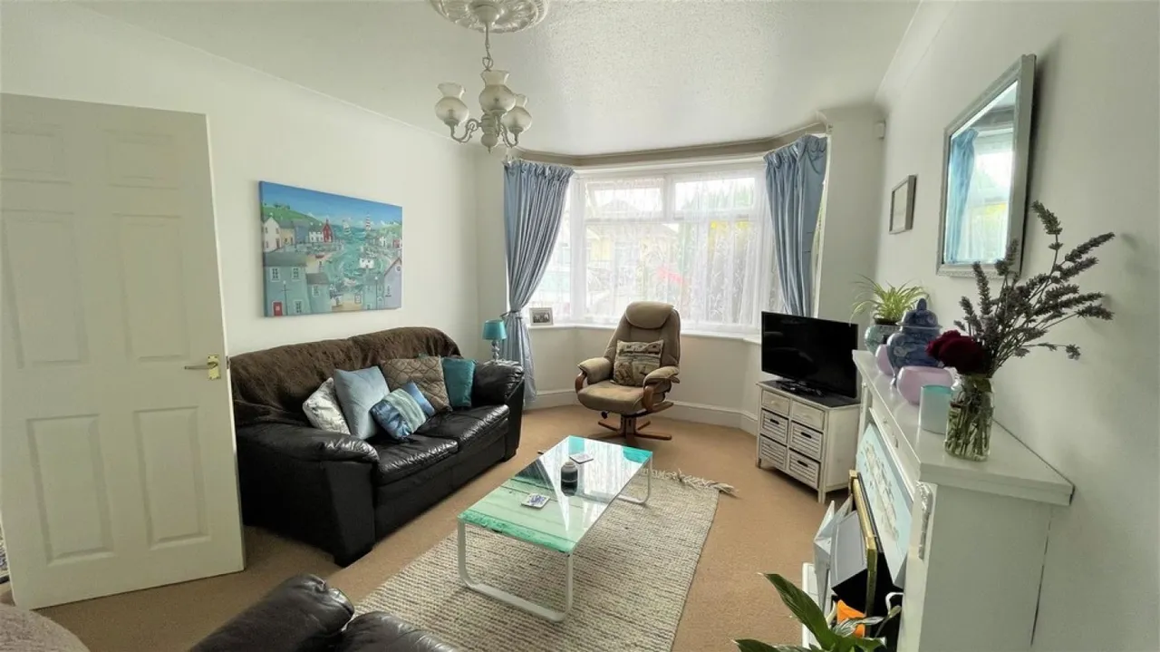 Wallisdown, Bournemouth, BH11, photo 4
