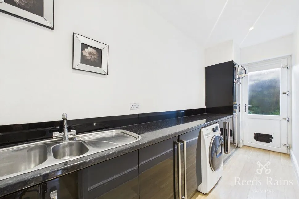 Southedge Close, Hipperholme, West Yorkshire, HX3, photo 12