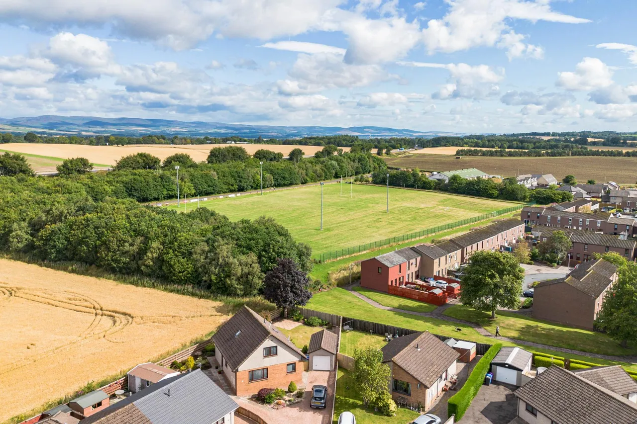 Mackenzie Gardens, Brechin, DD9, photo 4