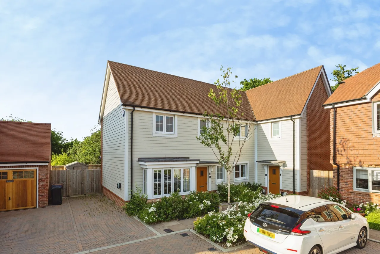 Charlie Close, Cranleigh, GU6, photo 2