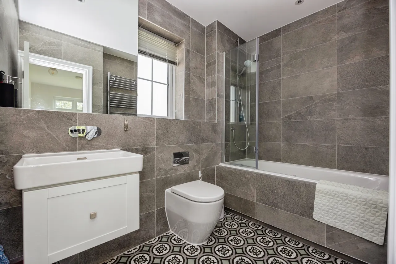 Charlie Close, Cranleigh, GU6, photo 18