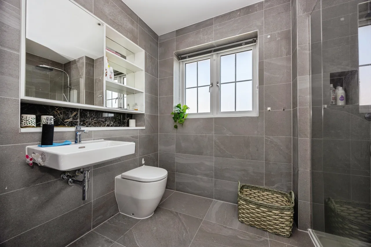 Charlie Close, Cranleigh, GU6, photo 15