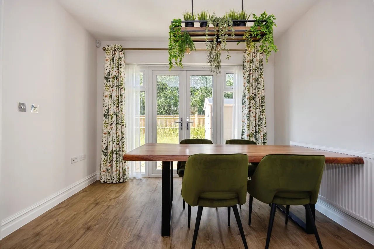 Charlie Close, Cranleigh, GU6, photo 9