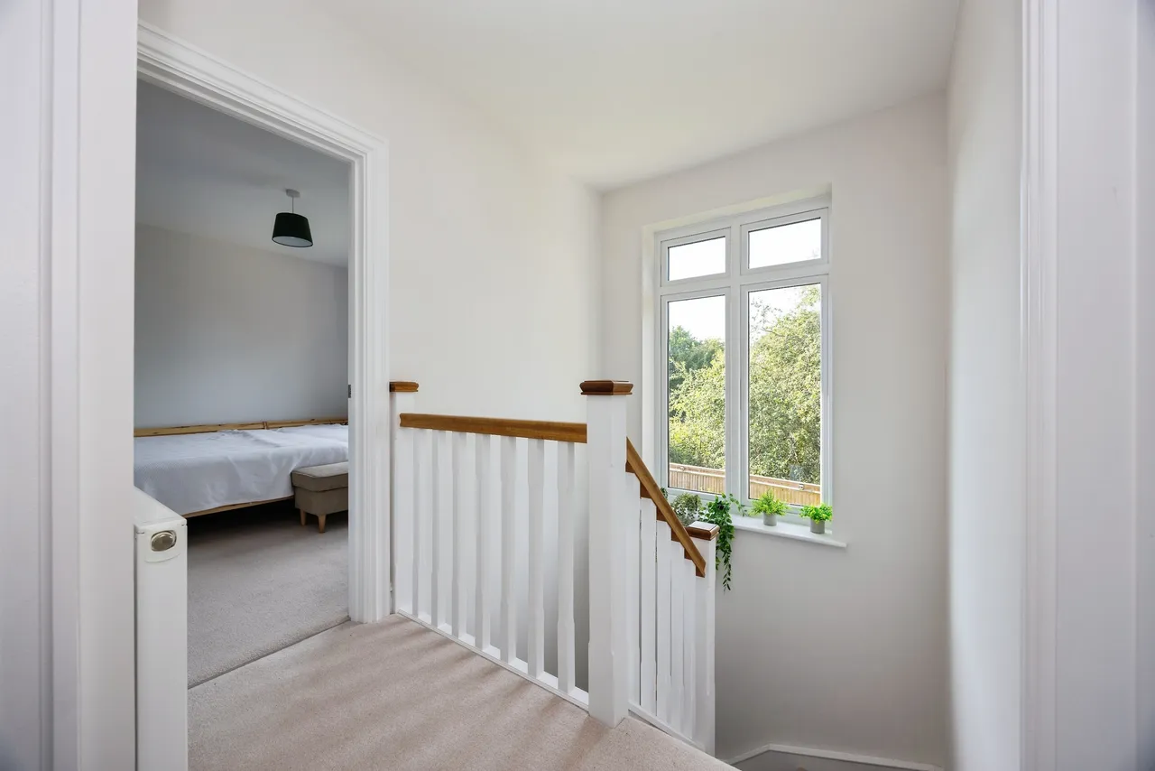 Charlie Close, Cranleigh, GU6, photo 11