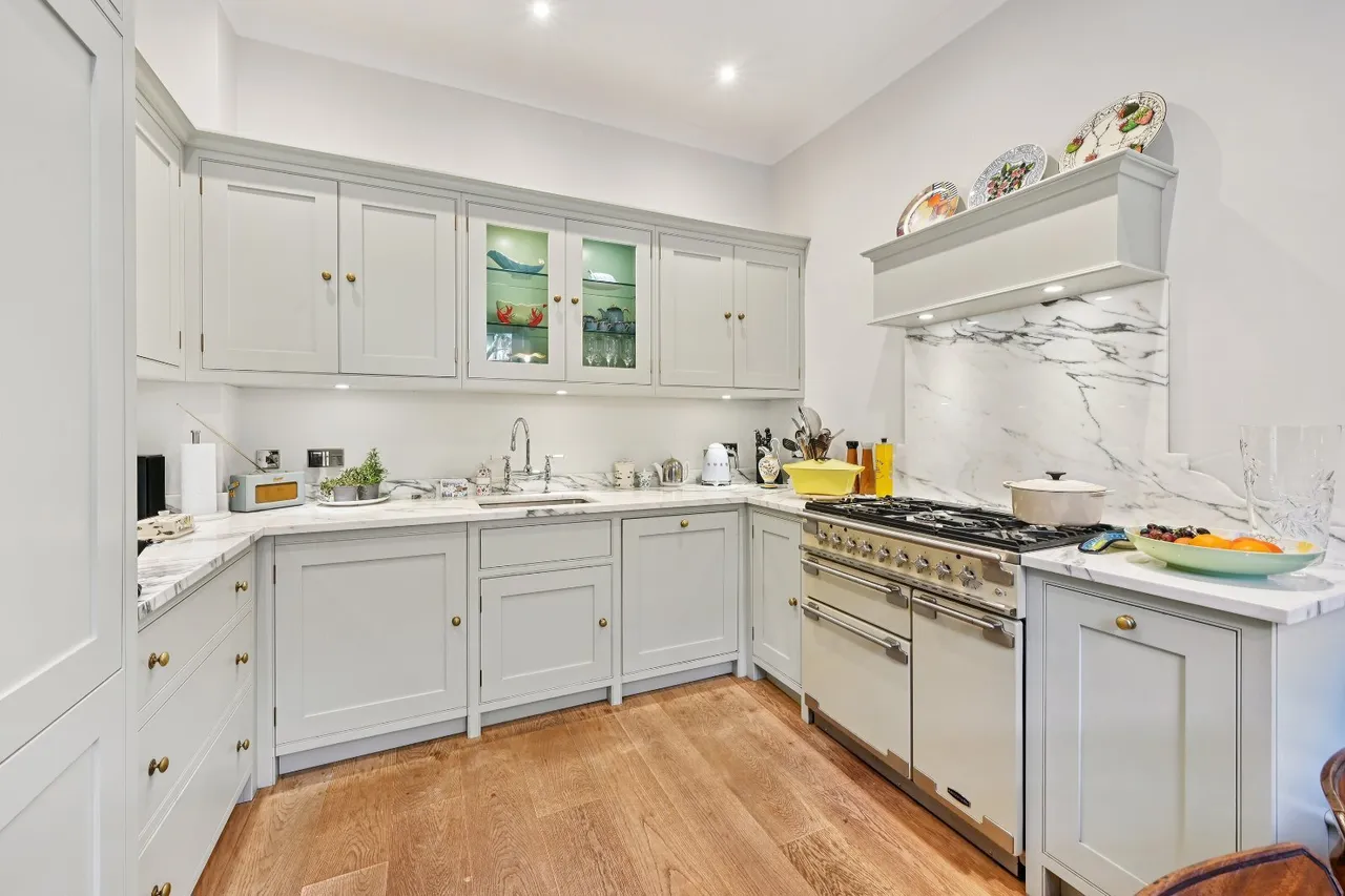 Tachbrook Street, London, SW1V, photo 3