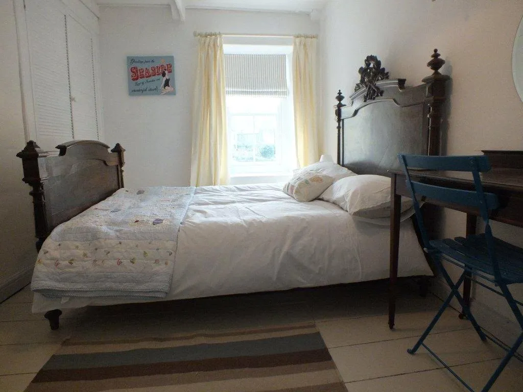 Hill Terrace, Fishguard, SA65, photo 8