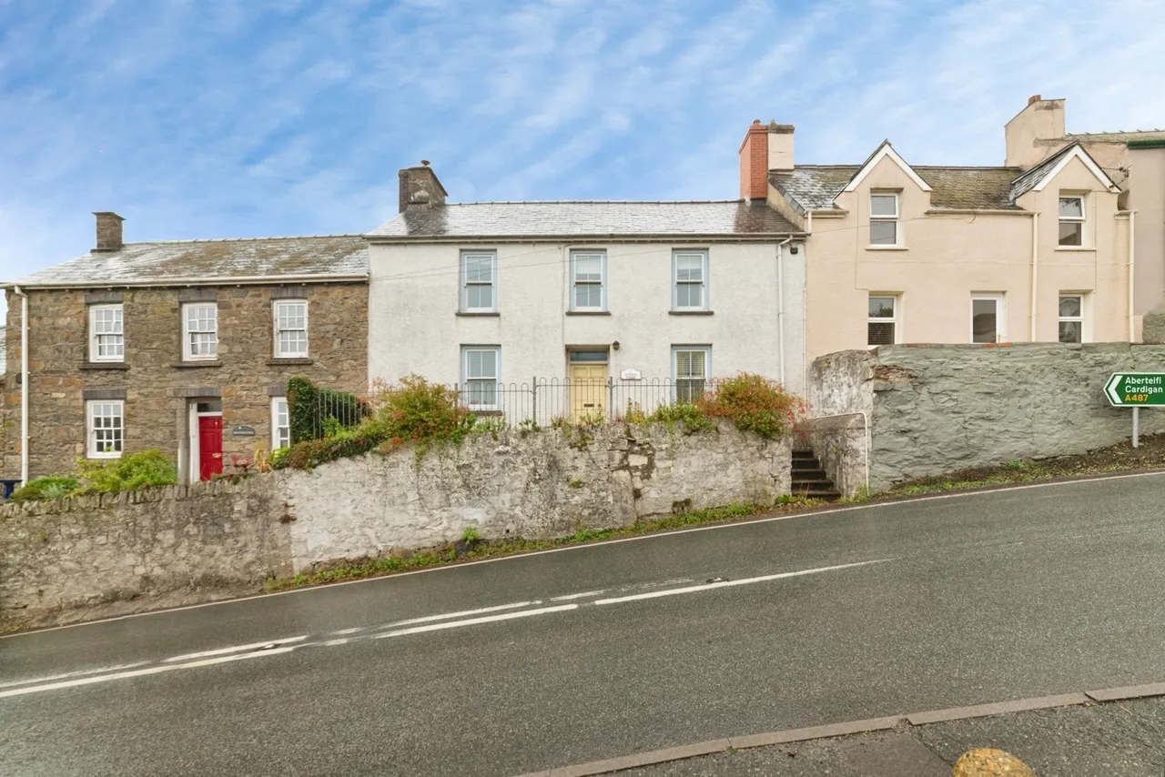 Hill Terrace, Fishguard, SA65, photo 3