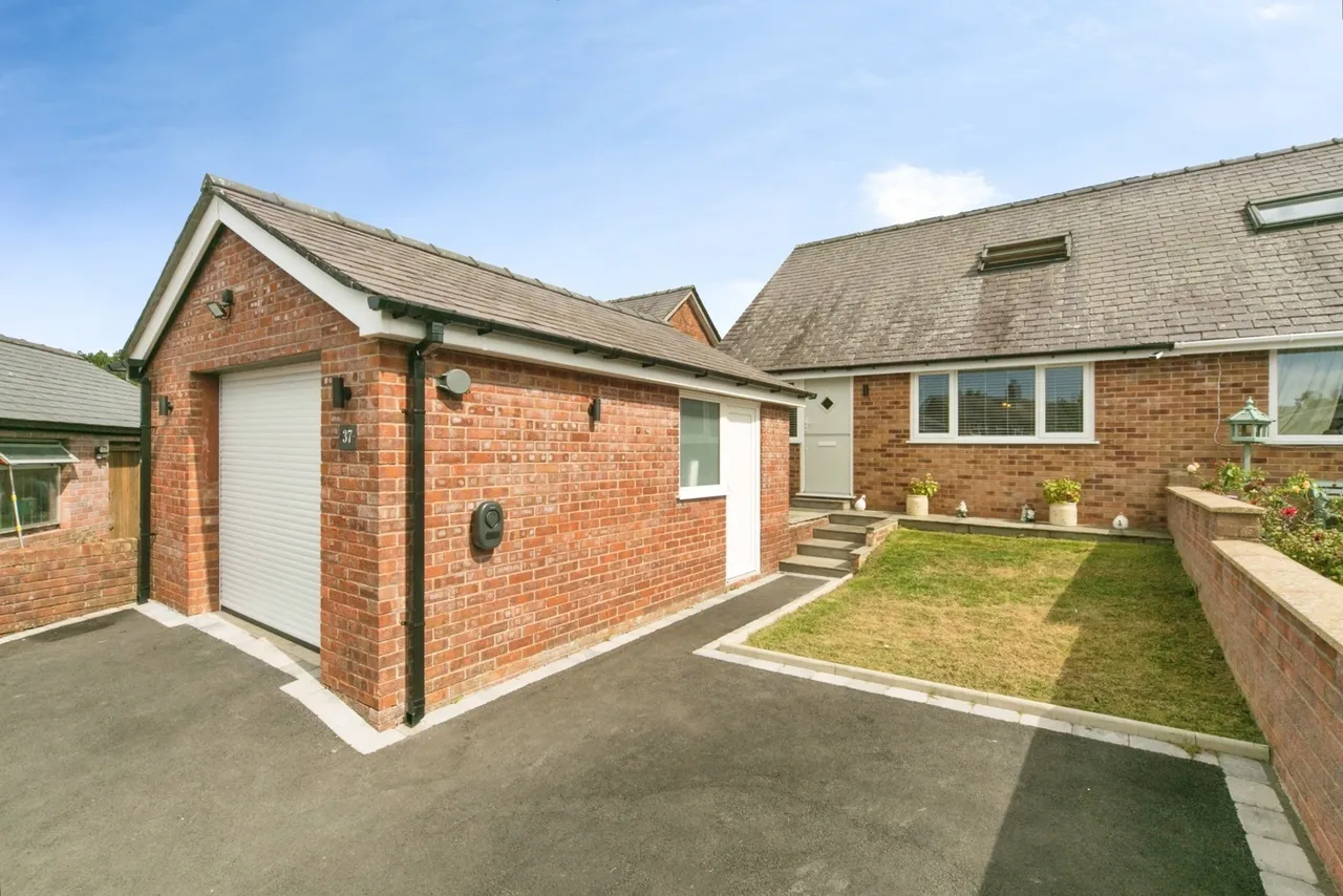 Rhosfryn, Bangor, LL57, photo 17
