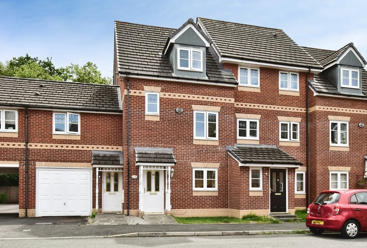4 bed house for sale — Lawnhurst Avenue, Wythenshawe, Manchester, M23