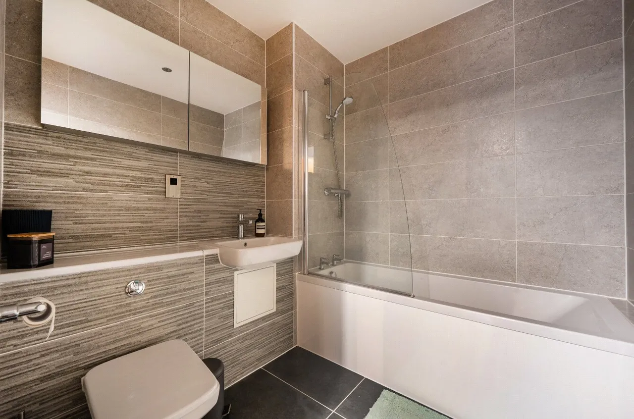 Arnett Avenue, Finchampstead, RG40, photo 11