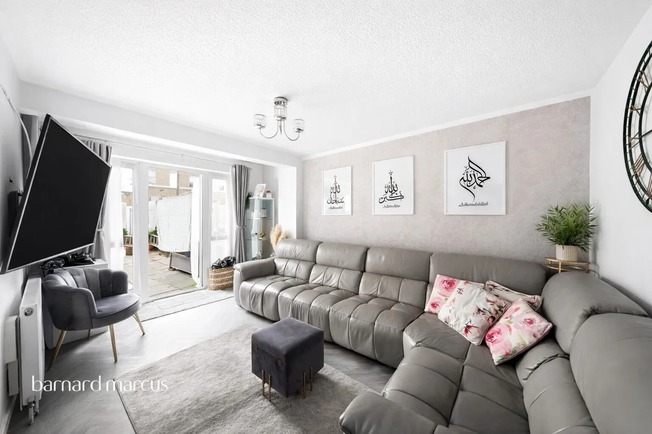 Charles Barry Close, London, SW4, photo 2